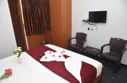 Perundurai Hotel | RD Hotel-Near Anna Statue