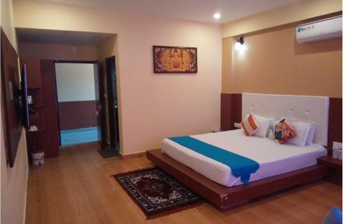 Fatehpur Hotel | Red carpet hotel