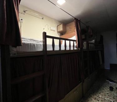 Powai Hostel | Red House Hostels - POWAI HOSTELS GROUPS