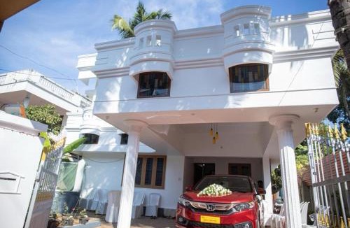 Thrissur House | Red Rose Garden homestay Thrissur