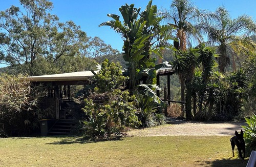 Mount George House | Rediscover your soul! A Home among the Gum Trees!