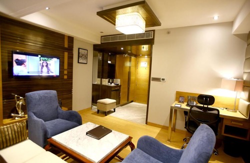 Kanpur Hotel | Regenta Central the Crystal Kanpur,