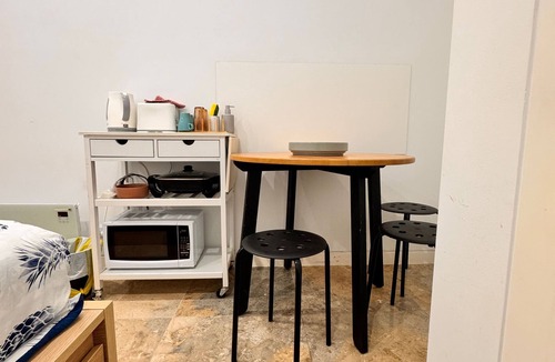 Bella Vista Apartment | Relax and Retreat Studio Flat