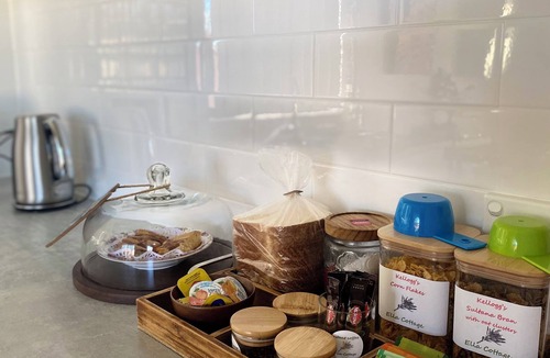 Hill Top Cottage | Relaxing cosy escape - Hot Tub, Breakfast & Wine