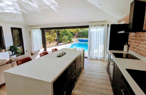 Duncraig Condo | Relaxing Pool House Escape in Duncraig