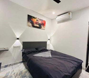 Vyttila Hotel | Restara Tower