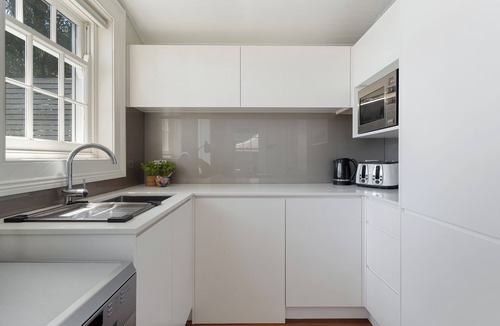 Bayview Cabin | Ridgedale Cottage, Bayview. The perfect romantic retreat!