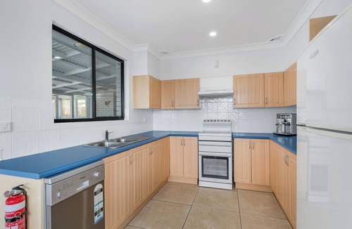 Crescent Head Apartment | RIGHT IN THE CENTRE OF IT ALL WITH OCEAN VIEWS & PET FRIENDLY!