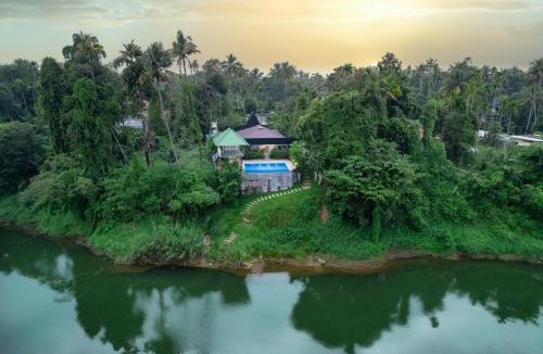 Chalakudy House | River Serene Holiday home