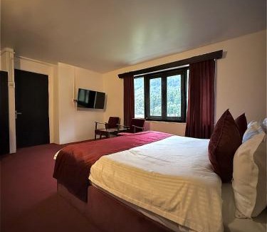 Pahalgam Hotel | Riverdale by Stay Pattern