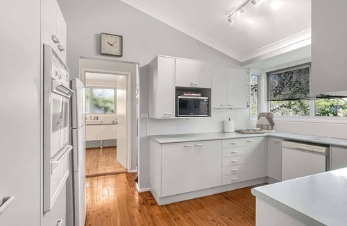 Mossy Point House | Riverside 3-Bed Townhouse with Spacious Deck