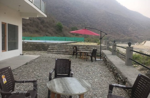 Nainital Hotel | Riverside Near Kainchi Dham Temple