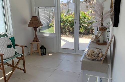 Anna Bay Apartment | ROCK SALT Luxury 3 B/room Ocean Front Apartment - breathtaking 270 degree view