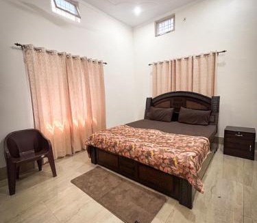 Dehradun Hotel | ROOMS Near Airport Gaharwar Homes
