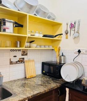 BTM Layout Apartment | Roomzzy homestay near koramangala and BTM Layout
