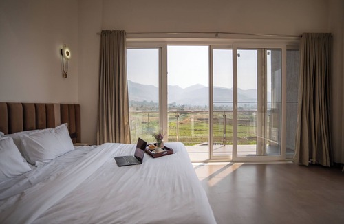 Igatpuri Villa | Rosemary Villa, Igatpuri by Ebony Stays: Luxurious 5 BHK Villa with Pool & Views