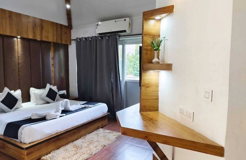 Bail Parao Hotel | Royals Moonlight Resort