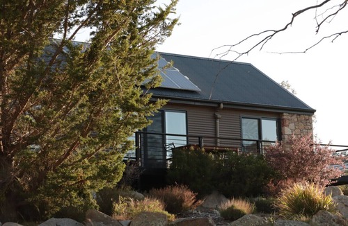 Jindabyne Cottage | Runway View Cottage at Touchdown Cottages