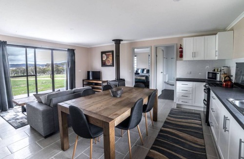 Jindabyne Cottage | Runway View Cottage at Touchdown Cottages