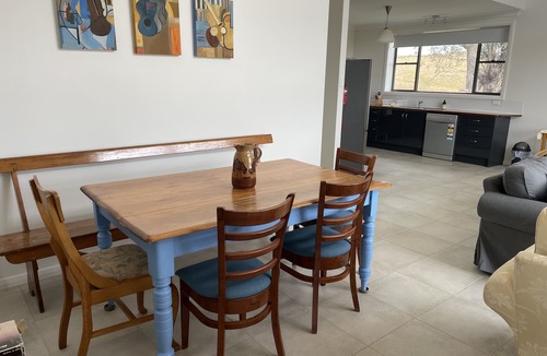 Orange House | Rural retreat and family friendly