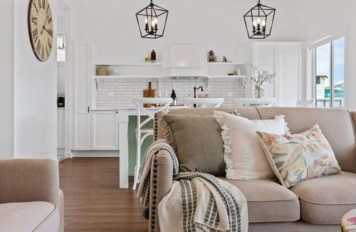 Abermain House | Rustic Retreat with Spa & Fire Pit