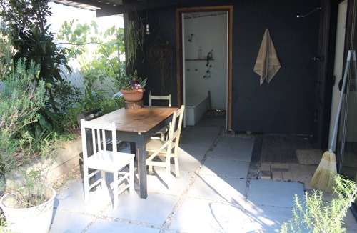 Iluka Apartment | Rustic romantic studio. The closest accommodation to Frazers Reef beach.