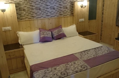 Kasauli Hotel | Rustic Villa