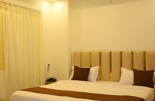 Gorakhpur Hotel | S S RESIDENCY