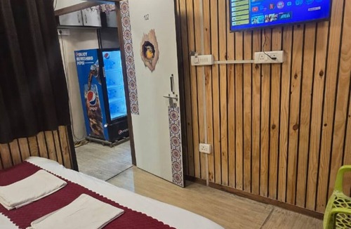 Nainital Hotel | S TAJ Home Stay Mali tall Nainital