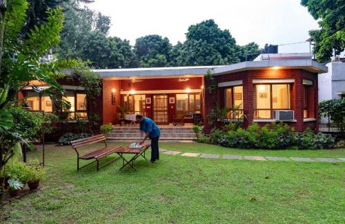 Bullawala Villa | SaffronStays Doon Garden Villa - near The Doon School
