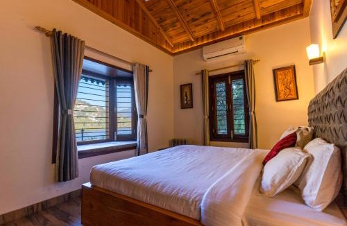 Bhimtal Villa | SaffronStays Gardens on the Lake - 2BR pet & elderly-friendly lakefront villa with lawns, bonfire & kitchenette near Nainital