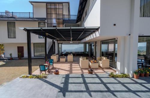 Bullawala House | SaffronStays Glass Forest