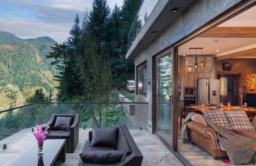 Banjar Villa | SaffronStays Hillstation Over Tirthan Valley