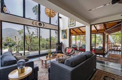 Bhimtal Villa | SaffronStays Junglee Murgi