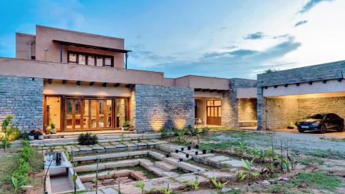 Madakasira Villa | SaffronStays Madhugiri Castle - 3 bedroom & pet friendly