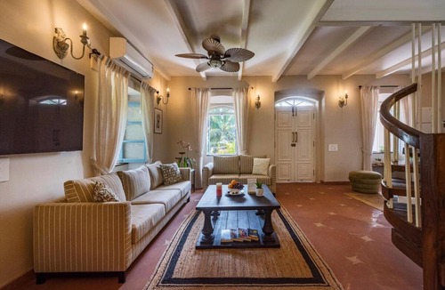 Alto de Porvorim Villa | SaffronStays RiverSong Britona