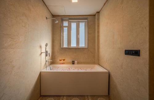 Khandala Villa | SaffronStays Ryewood Park Estate