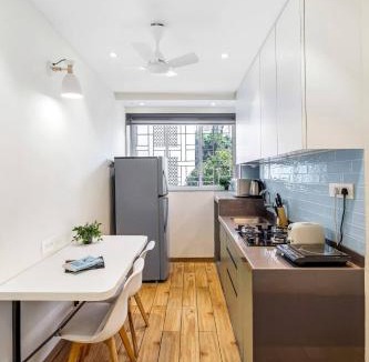 Pali Hill Apartment | Sage - Cozy Chic Well-Equipped Studio in Bandra