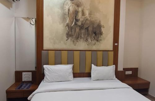 Dombivili Hotel | Sai Srushti Residency