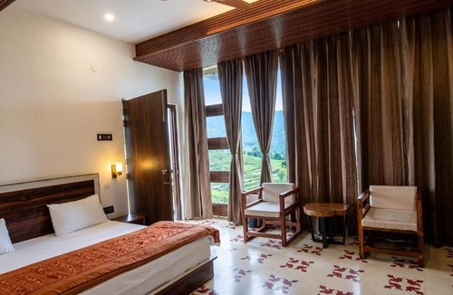 Lansdowne Hotel | Salberry Hotel