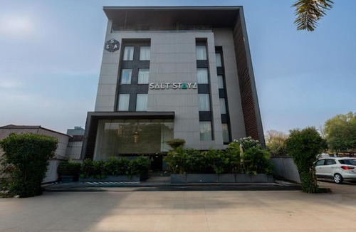 Gurugram Hotel | Saltstayz Select - Golf Course Road & Sector 57