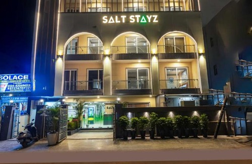 Sector 39 Hotel | Saltstayz Select- Medicity Near Medanta Hospital