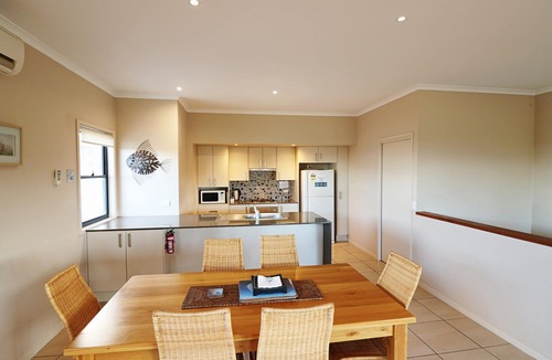 Eden Apartment | Saltwater Apartments, 3 bedroom accommodation close to Asling's Beach