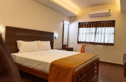 Lalgudi Hotel | Sam's Court Elite Stay