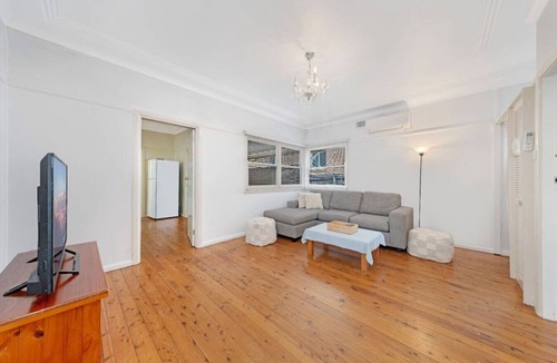 Sans Souci Apartment | Sans Souci | 4-Bedroom Home Near Beach