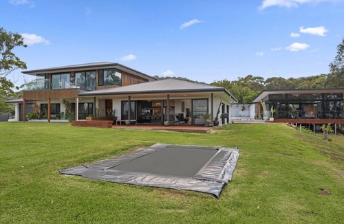 Korora House | Sapphire Del Mar - Stunning, Pool, Sauna, Gym, Spa, Sleeps 13