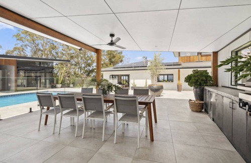 Korora House | Sapphire Del Mar - Stunning, Pool, Sauna, Gym, Spa, Sleeps 13