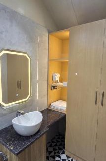 Mathura Hotel | SAR Farms