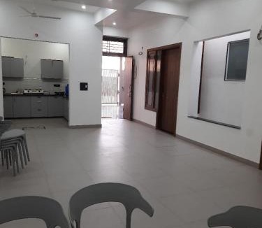 Agra Bed & Breakfast | Saran Homestay