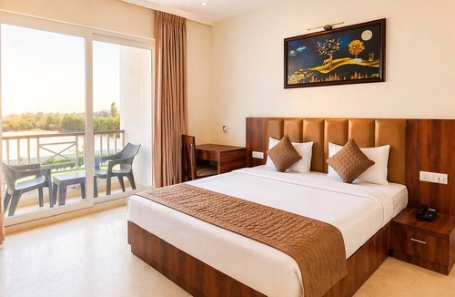Ramnagar Hotel | Savanna Retreat